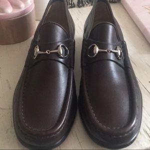 Gucci leather loafers,excellent condition.